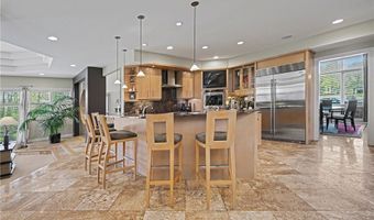 520 Bristol Dr, Aurora, OH 44202