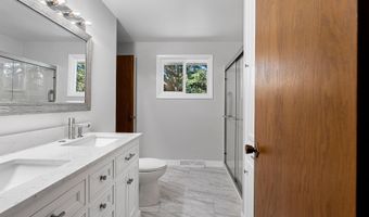 2407 S CLOVER Ln, Appleton, WI 54915