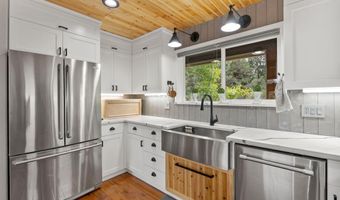 3192 NW Golf View Dr, Bend, OR 97703