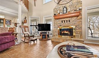 17251 Hollingsworth Rd, Basehor, KS 66007