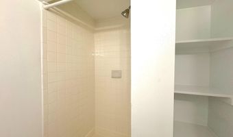 5700 FENWICK Dr, Alexandria, VA 22303