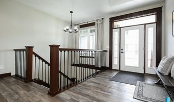 1604 W River Bend St, Brandon, SD 57005