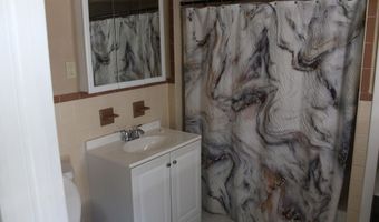 27 Trinity Pl, Amsterdam, NY 12010