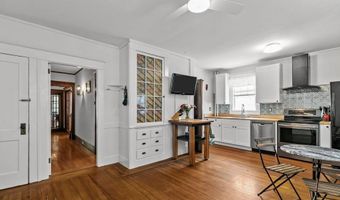 32 Thurston Ave A, Newport, RI 02840