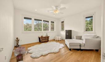 545 Ashland Creek Dr, Ashland, OR 97520