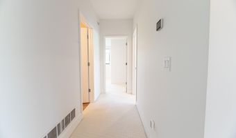 5044 Hickory Pointe Woods SE, Ada, MI 49301