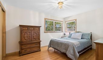 827 N Douglas Ave, Arlington Heights, IL 60004