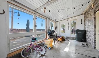 1301 Hilltop Cir, Belle Fourche, SD 57717