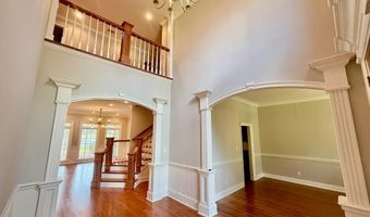 708 Town And Country Dr, Adel, GA 31620