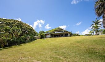 44-275 Kaneohe Bay Dr, Kailua, HI 96734