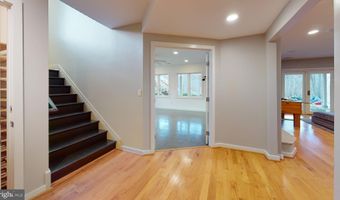 9629 EAGLE RIDGE Dr, Bethesda, MD 20817