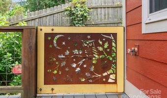 37 Bryant St, Asheville, NC 28806