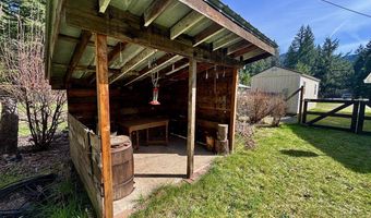 55433 MCKENZIE Hwy, Blue River, OR 97413
