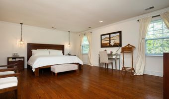 8809 SAUNDERS Ln, Bethesda, MD 20817