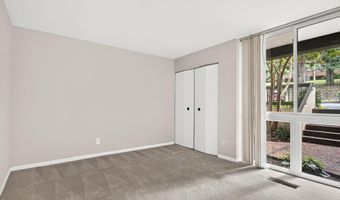 2212 S RANDOLPH St 1, Arlington, VA 22204