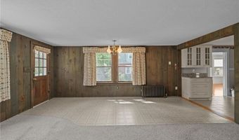 157 Schuyler Ave, East Providence, RI 02914
