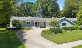 2407 S CLOVER Ln, Appleton, WI 54915