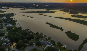 927 N Shore Dr, Biloxi, MS 39532