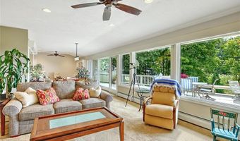 2 Buckingham St, Barrington, RI 02806