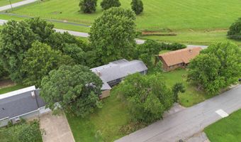 912 W Pleasant St, Aurora, MO 65605