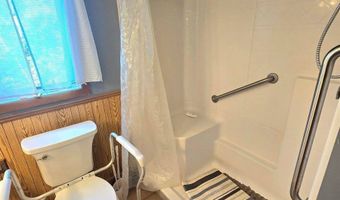 647 E Bay Ave, Barnegat, NJ 08005