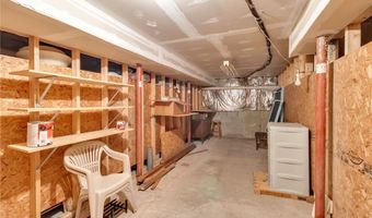 660 Youngs Rd E, Amherst, NY 14221