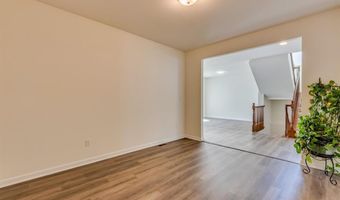 253 Village Creek Dr Dr, Ballwin, MO 63021