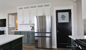 862 Heartland Park Ln, Antioch, IL 60002