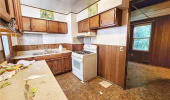 639 Pine St, Ambridge, PA 15003