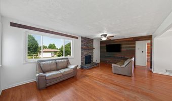 102 Hillcrest Rd, Aurora, IN 47001