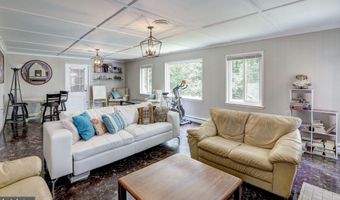 5204 WESTWOOD Dr, Bethesda, MD 20816