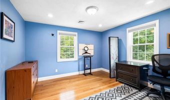 36 Daniel Dr, North Kingstown, RI 02852