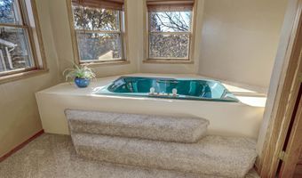 624 S KELLER PARK Dr, Appleton, WI 54914