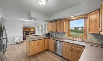 302 Village Cir, Altoona, IA 50009
