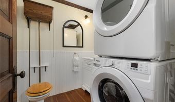 39 Walcott Ave, Jamestown, RI 02835