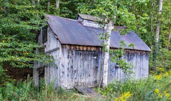 411 Bennett Rd, Barnard, VT 05031