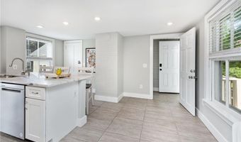 43 Farewell St 2, Newport, RI 02840