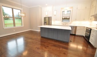 121 SCENIC LAKE Dr, Alabaster, AL 35114