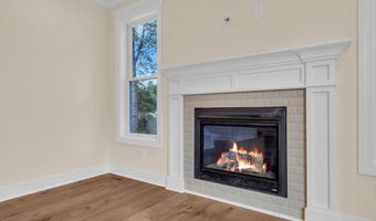 2 Potters Ct, Bayville, NJ 08721