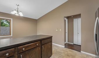 1386 Arden View Dr, Arden Hills, MN 55112