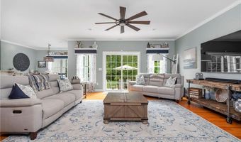 121 Stillwater Rd, Smithfield, RI 02917