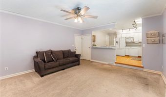 300 Chatham Dr, Aurora, OH 44202