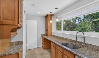 10228 HATHERLEIGH Dr, Bethesda, MD 20814