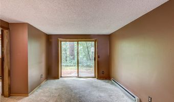 911 Woodglen Ct, Altoona, WI 54720