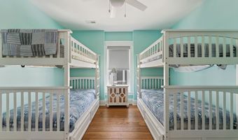 25 W 32nd St, Avalon, NJ 08202