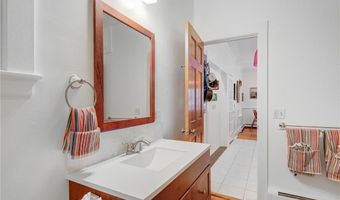 24 Hunter Ave, Newport, RI 02840