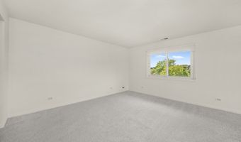 1025 S Fernandez Ave 4C, Arlington Heights, IL 60005