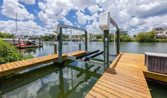 1116 KINGFISH Pl, Apollo Beach, FL 33572