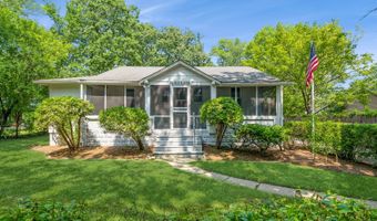 196 E Old Elm Rd, Lake Forest, IL 60045