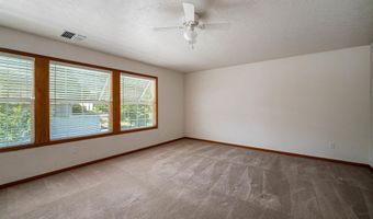 2220 Park Ter NW, Albany, OR 97321